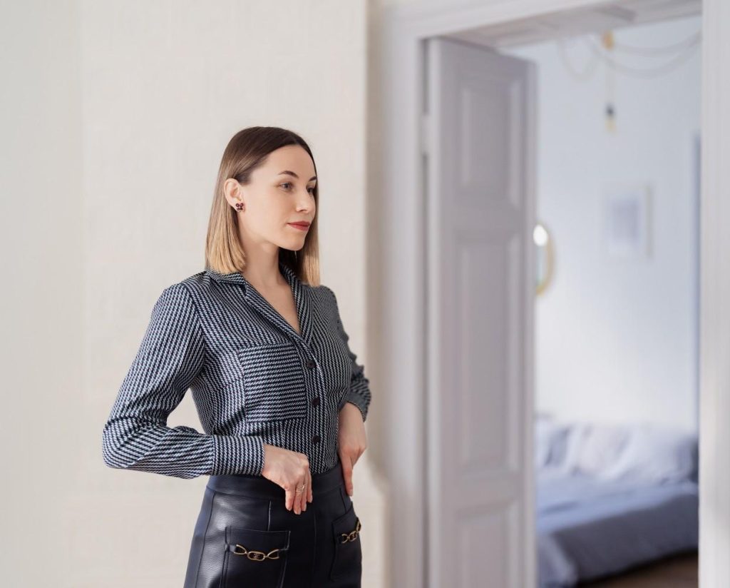 how to book Escort Services in South Gate