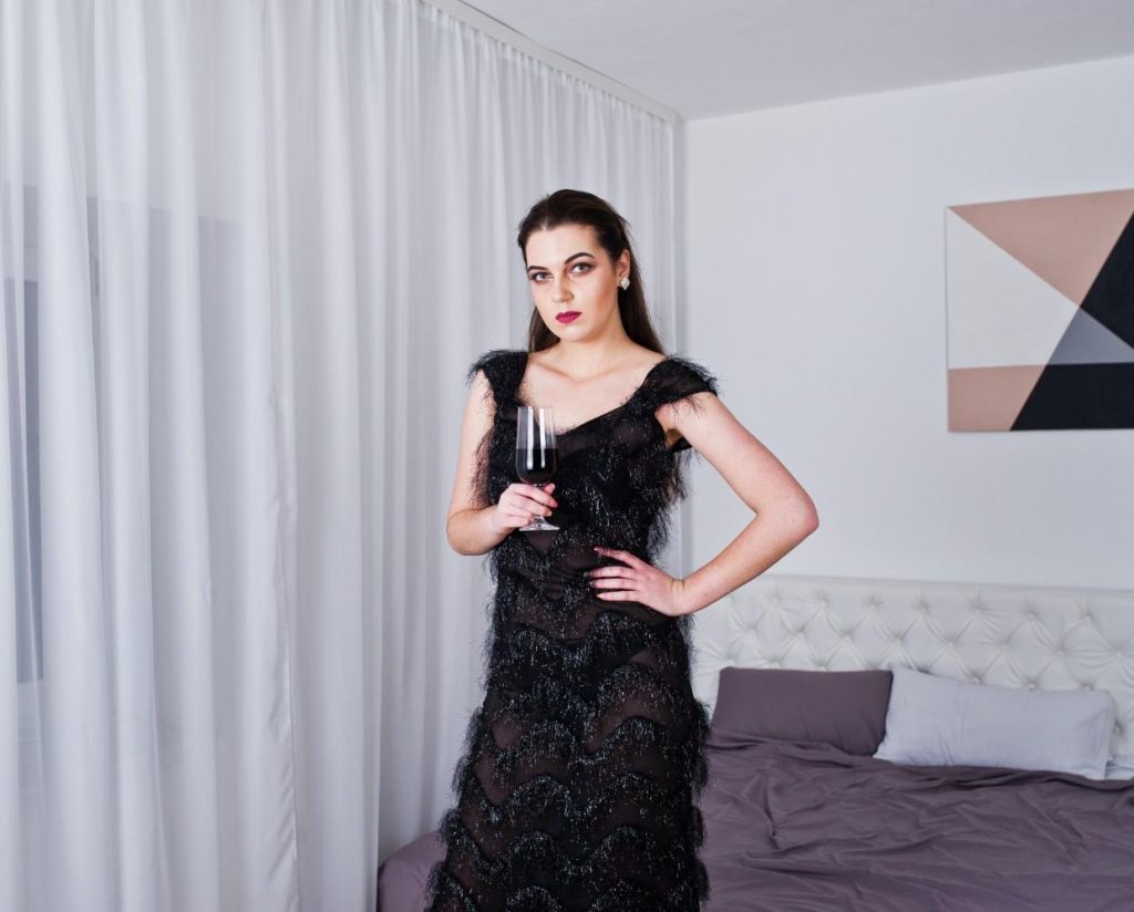 Where to find hot and sexy Escort women in Lynwood